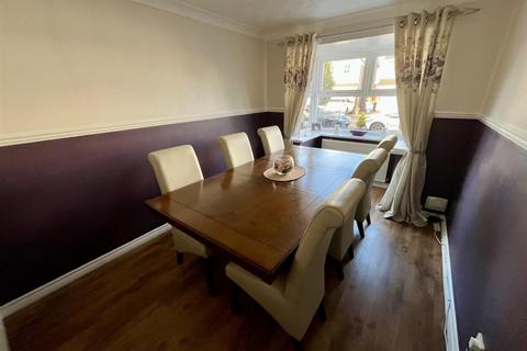 4 bedroom detached house for sale, Barleigh Road, Hull