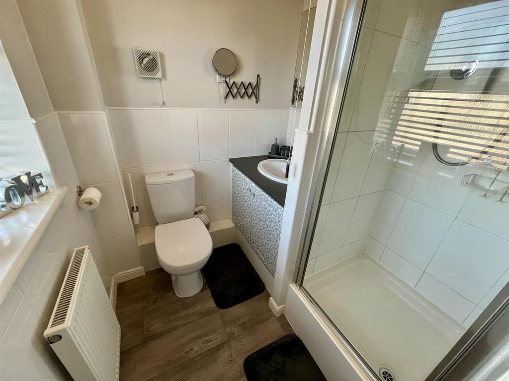 En Suite Shower Room.jpg