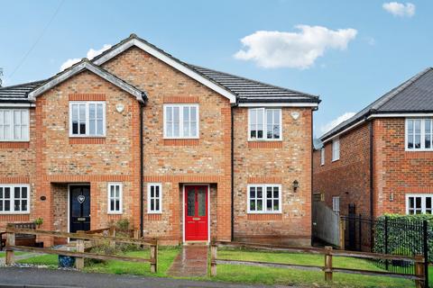 undefined, Orchard Grove, Chalfont St Peter SL9