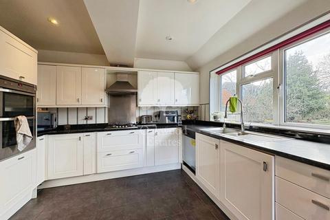 undefined, Waltham Road, Maidenhead SL6