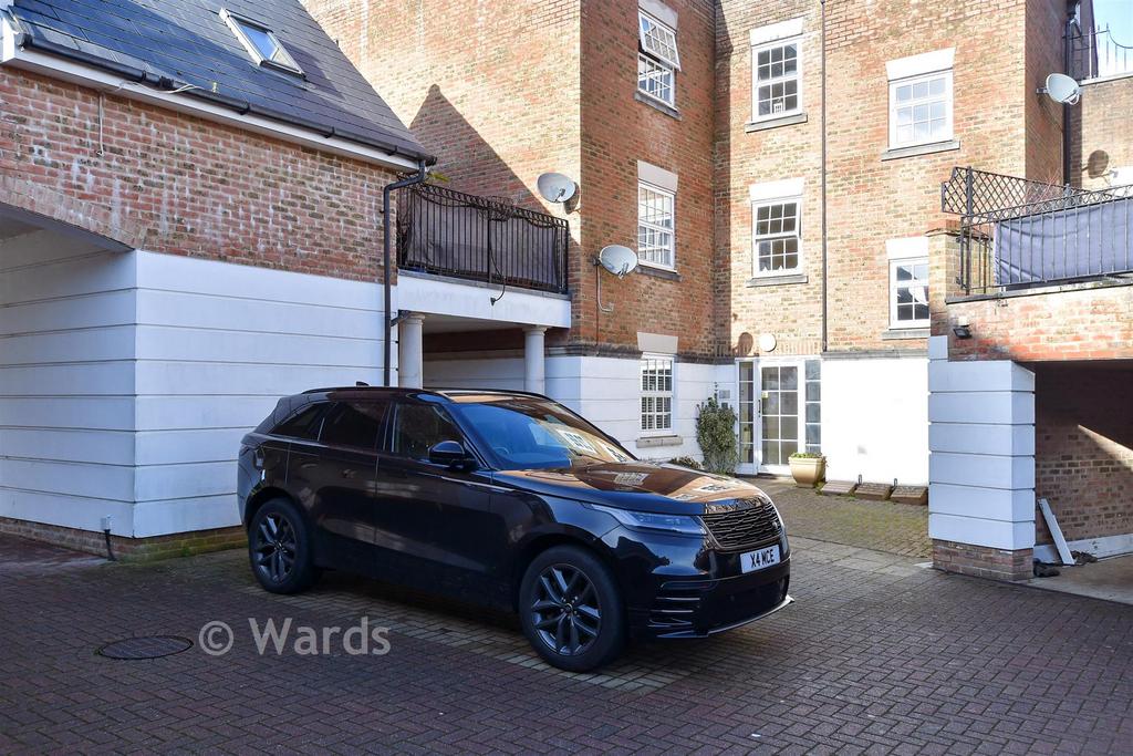 Driveway/Parking