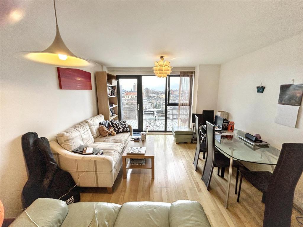 Open Plan Kitchen/ Lounge