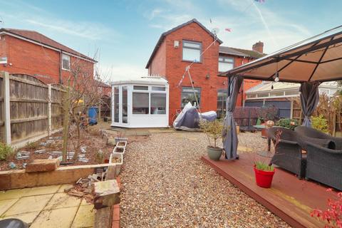 3 bedroom semi-detached house for sale, Elsinore Avenue, Irlam, M44