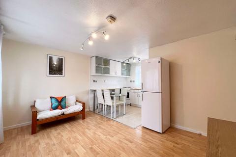 1 bedroom flat to rent, Burrell Close, Edgware, HA8