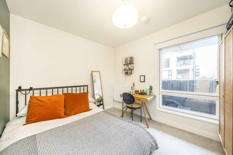 2 bedroom flat for sale, Grove Park, London NW9