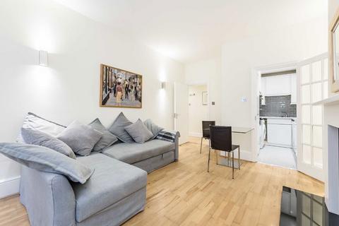 2 bedroom flat to rent, Carrington Street, London W1J
