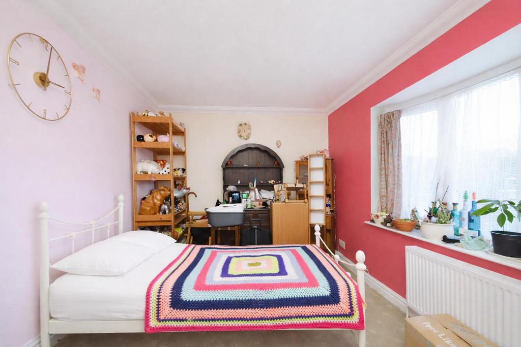 Bed1.jpg