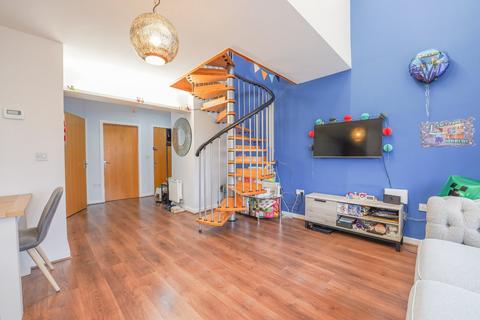 2 bedroom flat for sale, Russell Place, Sale, Greater Manchester, M33