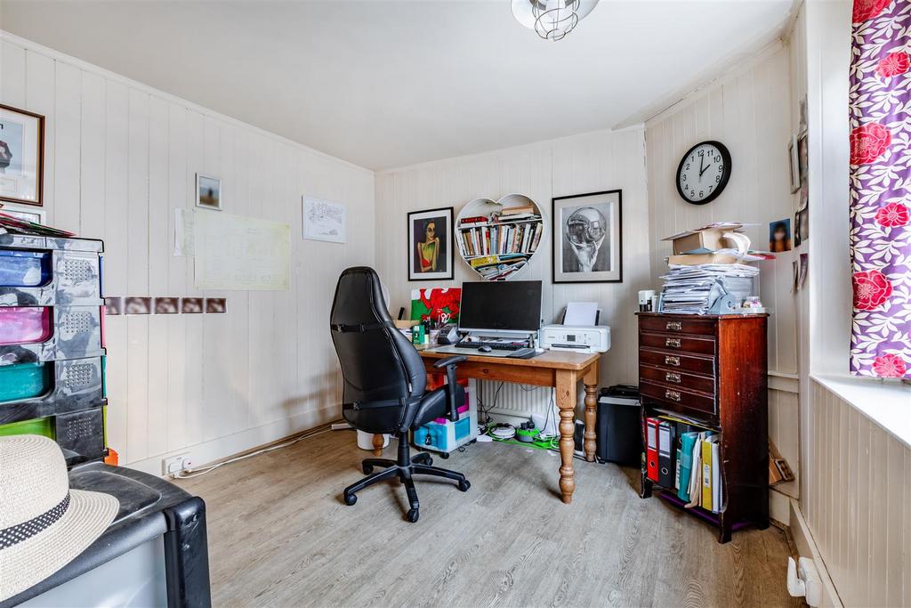 Bedroom/Office