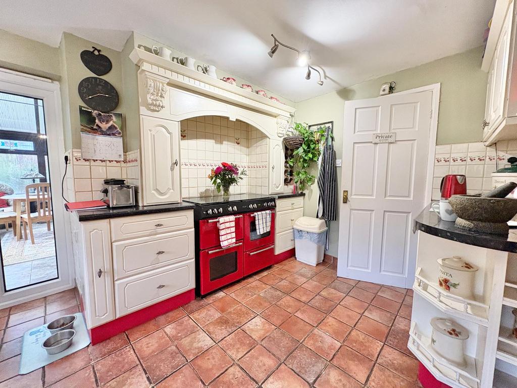 Kitchen/ Dining
