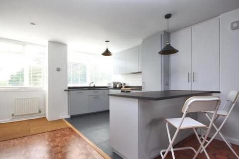undefined, Hillview Court, Woking GU22