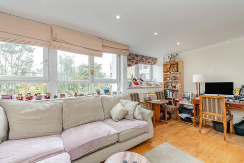 3 bedroom flat for sale, Yelverton Road, Battersea, London, SW11