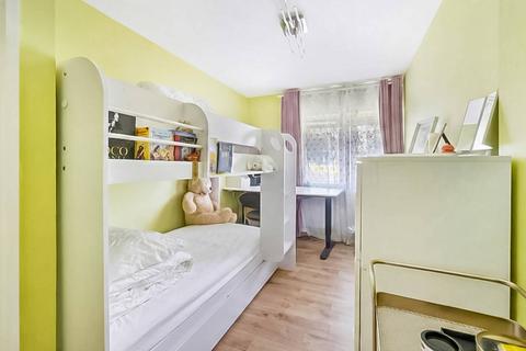 undefined, Friars Mead, Isle Of Dogs, London, E14