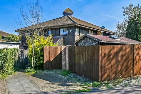 undefined, Friars Mead, Isle Of Dogs, London, E14
