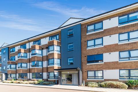 2 bedroom apartment to rent, Kew Bridge Court, Brentford London W4