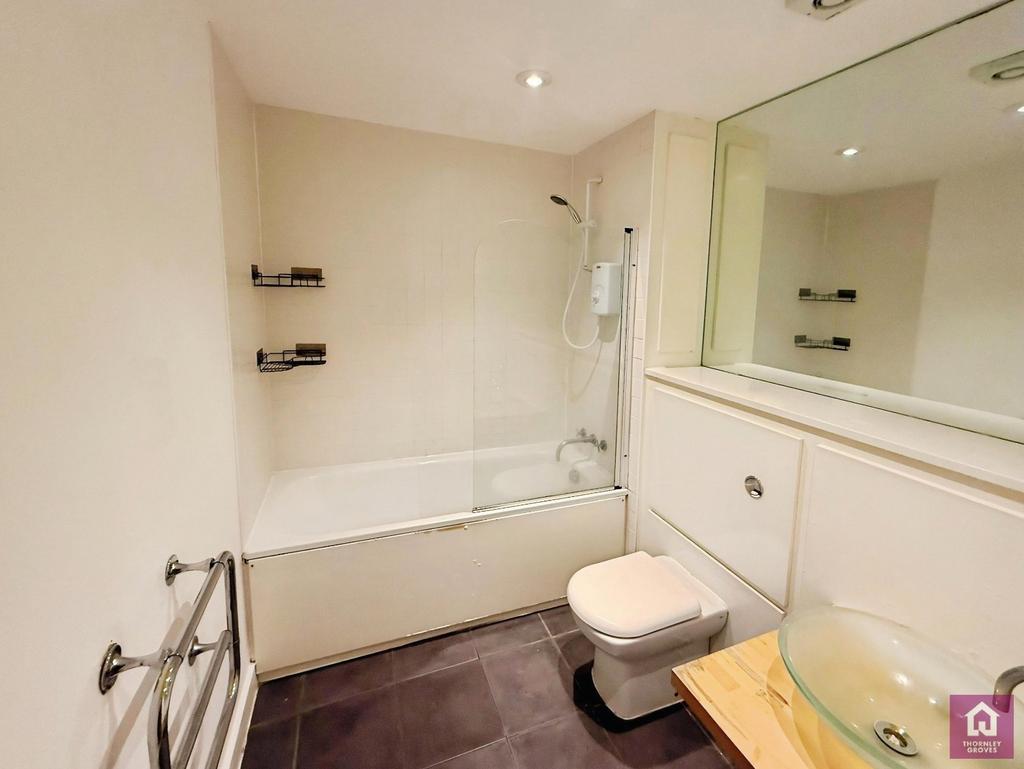 Main Bathroom