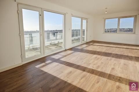 2 bedroom penthouse for sale, Lakeside Rise, Greater Manchester M9
