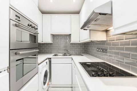 2 bedroom flat to rent, Carrington Street, London W1J