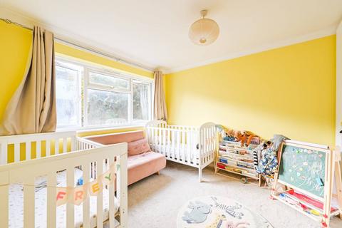 2 bedroom flat for sale, Thorpe Hall Road, Walthamstow, London, E17