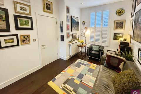 4 bedroom house for sale, Encombe Place, Salford, M3