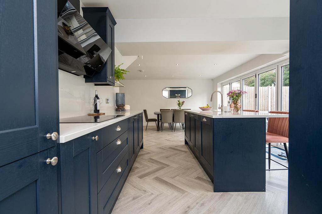 Kitchen 3.jpg