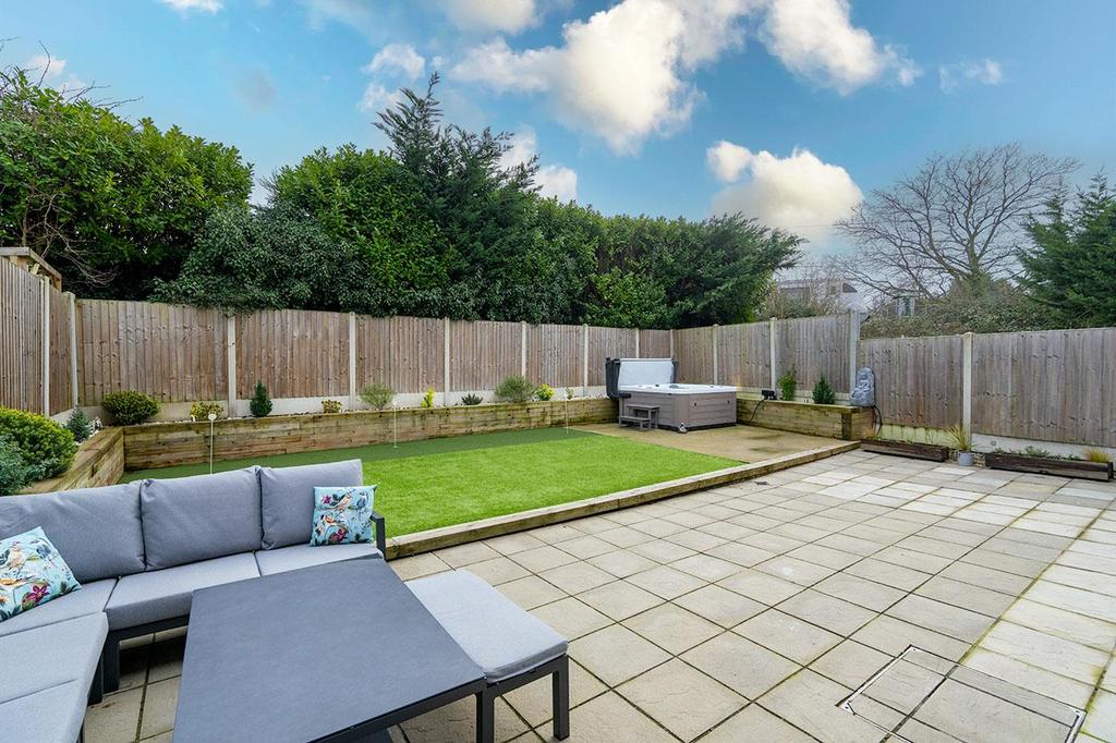 Garden 1 w.jpg