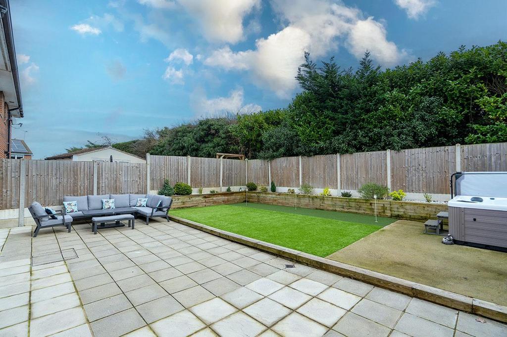 Garden 2w.jpg