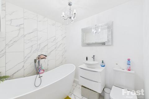 undefined, Orchardville, Burnham, Slough, Buckinghamshire, SL1