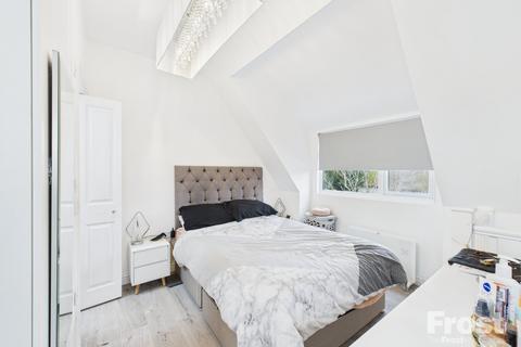 undefined, Orchardville, Burnham, Slough, Buckinghamshire, SL1