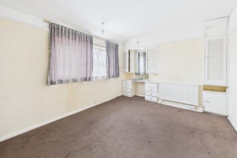 3 bedroom semi-detached house for sale, Salisbury Avenue, Slough, Berkshire, SL2