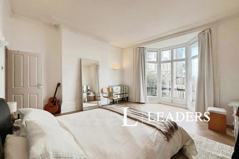 2 bedroom flat to rent, Albany Villas, BN3