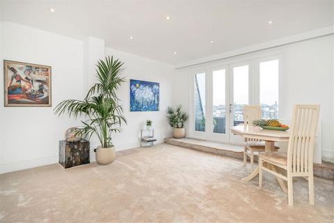 3 bedroom flat for sale, Lexham Gardens, London W8