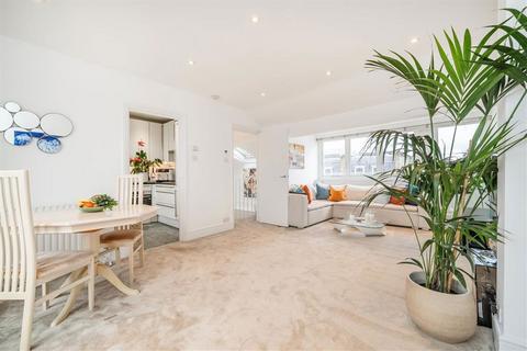 3 bedroom flat for sale, Lexham Gardens, London W8