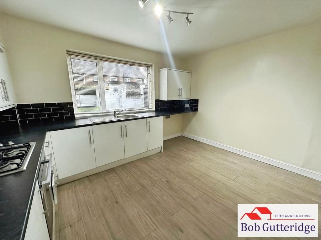 Fitted kitchen / breakfast room