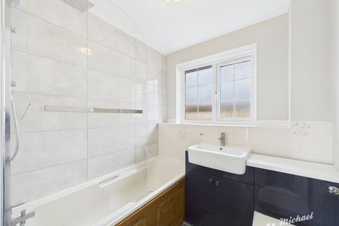 2 bedroom terraced house for sale, Crocus Drive, Aylesbury