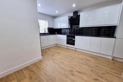 3 bedroom end of terrace house for sale, Dawan Close, Barry, CF62