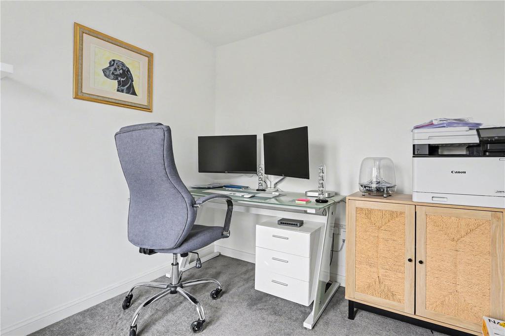 Bedroom/Study