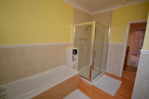 3 bedroom terraced house for sale, Ambler Street, Castleford