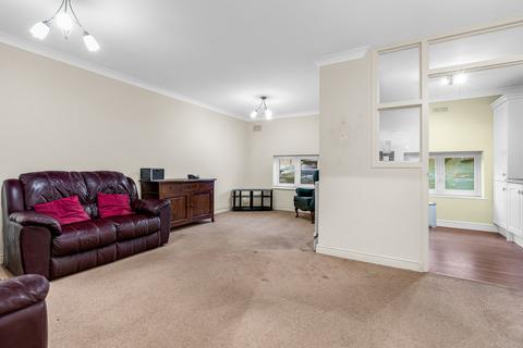 2 bedroom flat for sale, Star Street, Ware SG12