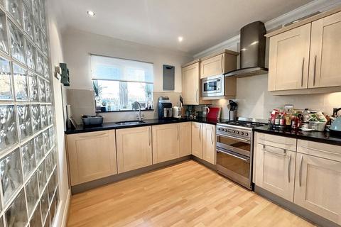 2 bedroom flat for sale, Bournemouth
