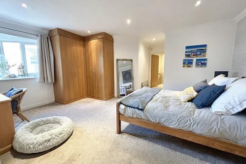 2 bedroom flat for sale, Branksome Dene