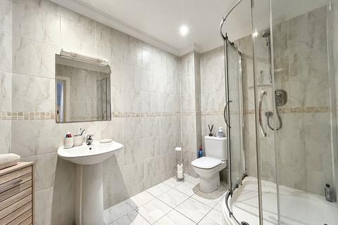2 bedroom flat for sale, Branksome Dene
