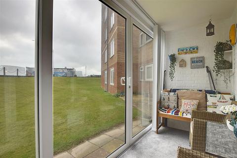 2 bedroom flat for sale, West Parade, Bexhill-On-Sea