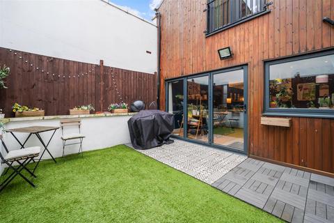 undefined, Walpole Road, Colliers Wood SW19