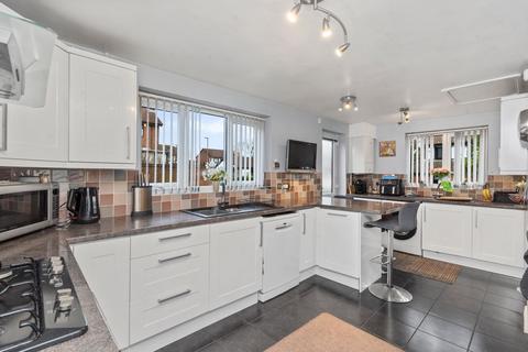 4 bedroom detached house for sale, Selby Close, St. Helens, WA10