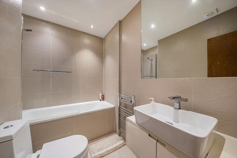 2 bedroom flat for sale, Webster Road, New Concorde Apartments, SE16