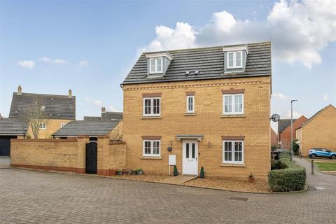 4 bedroom end of terrace house for sale, Ashmead Road, Bedford