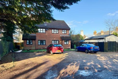1 bedroom apartment for sale, Heath Road, BAGSHOT GU19