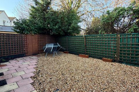 1 bedroom apartment for sale, Heath Road, BAGSHOT GU19