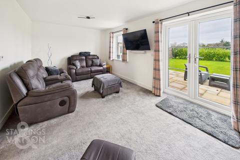 3 bedroom semi-detached house for sale, Observer Close, Freethorpe, Norwich